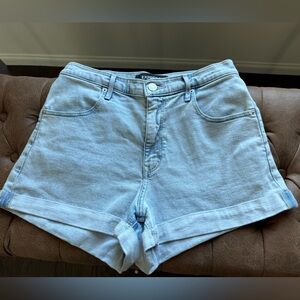 Express women’s mom denim shorts size 10